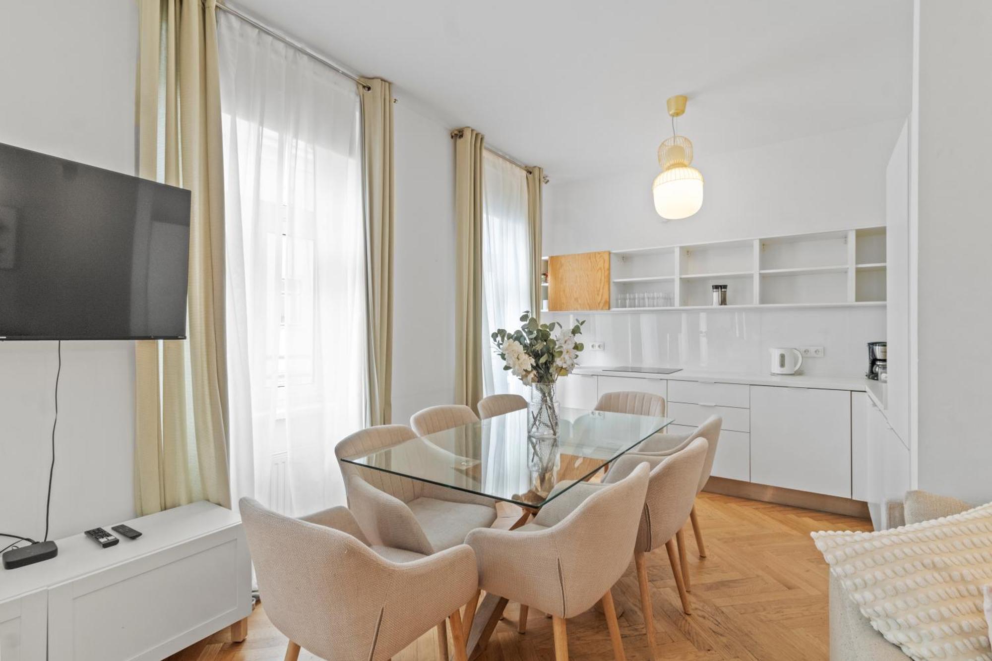 Apartment, Two Metro Stations To Hauptbahnhof